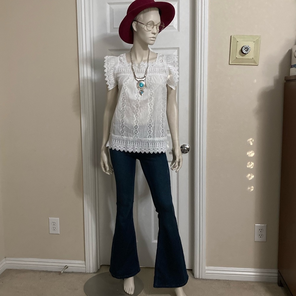 KINDRED - Picture 2 of 8